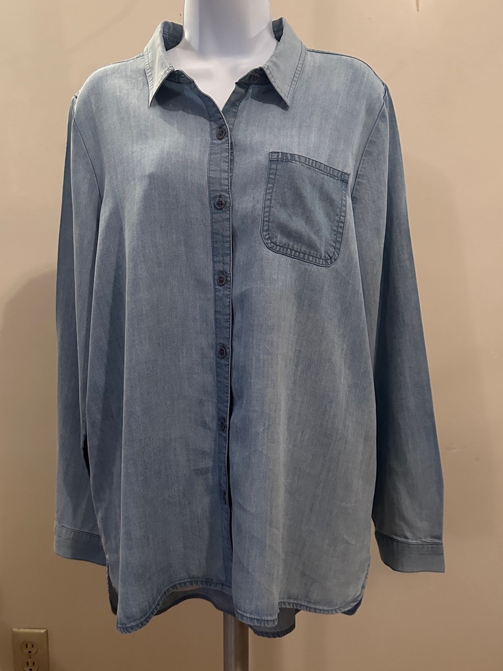 Coldwater Creek Women’s Washed Blue Denim-Style Button Down Shirt